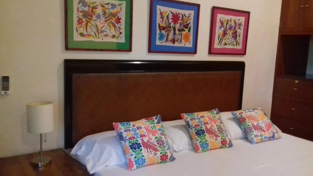 Casa Kin33 Bed & Breakfast Cancun